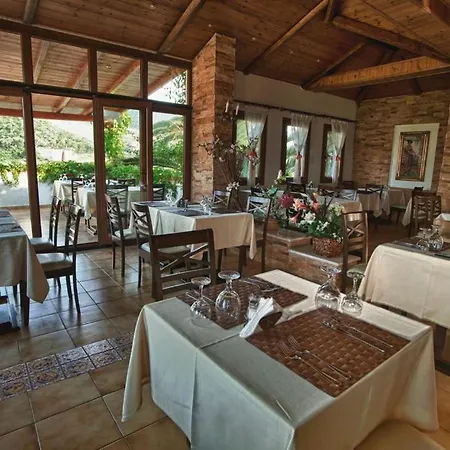 Hotel Castello Rosso Caristo