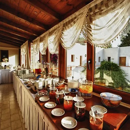 Castello Rosso 3* Caristo