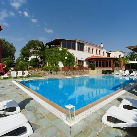 Castello Rosso Hotel 3*