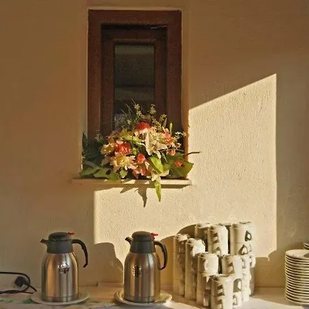 Castello Rosso 3* Caristo