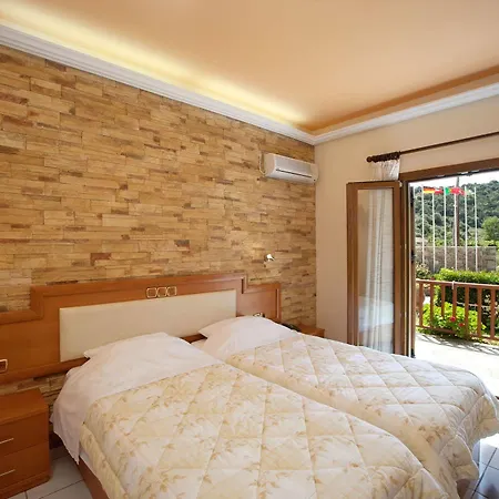 Castello Rosso Hotel 3*