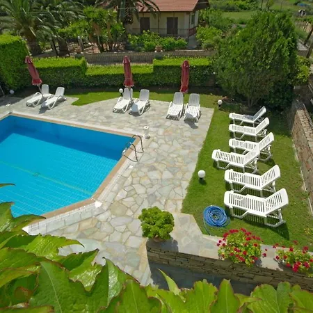 Castello Rosso Hotel 3*