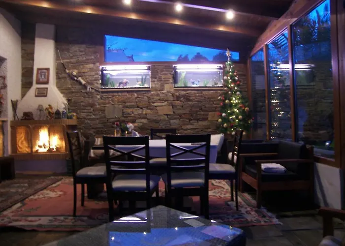 Ξενοδοχείο Castello Rosso 3*